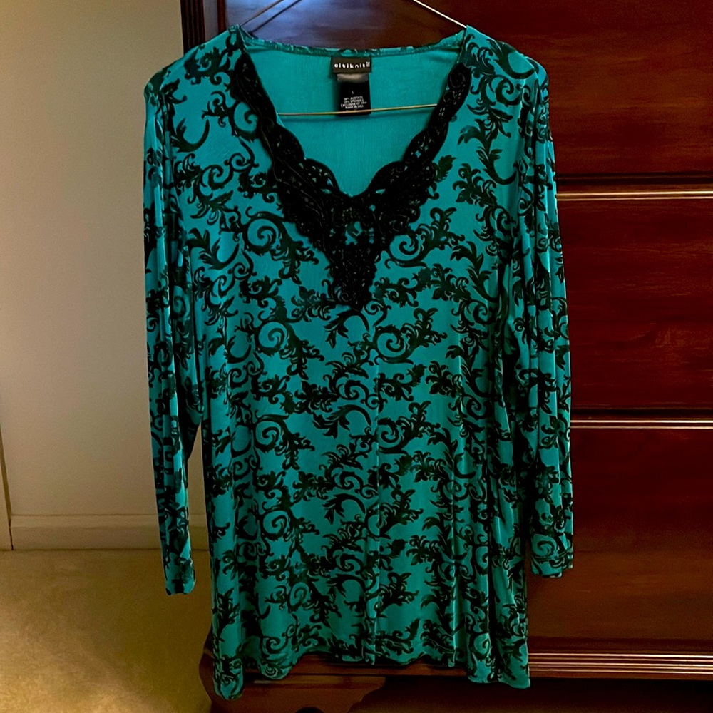 Slinky top